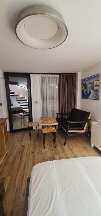 Bujtina Gjyshi Ilo Hotell Tushemisht Exteriör bild