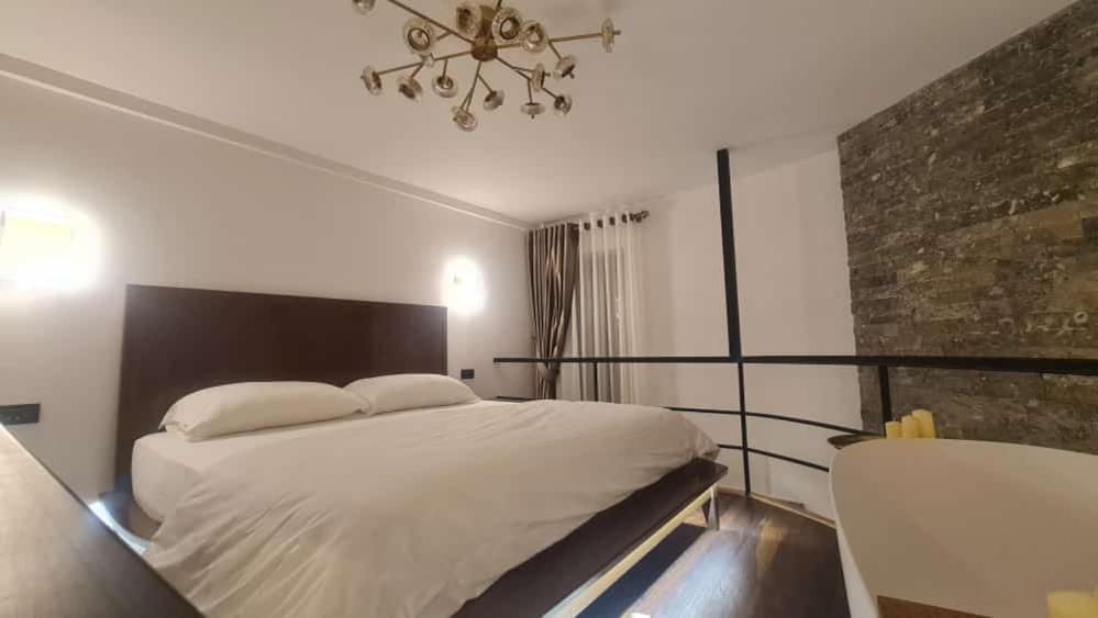 Bujtina Gjyshi Ilo Hotell Tushemisht Exteriör bild