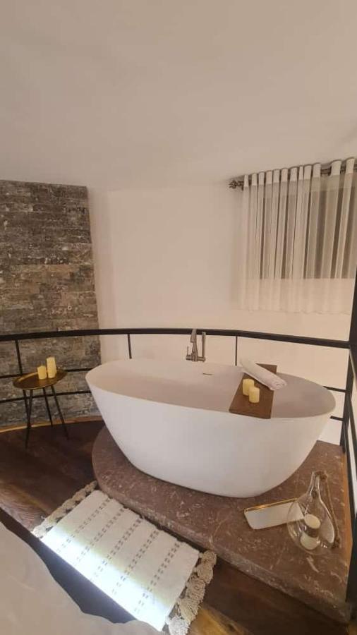 Bujtina Gjyshi Ilo Hotell Tushemisht Exteriör bild